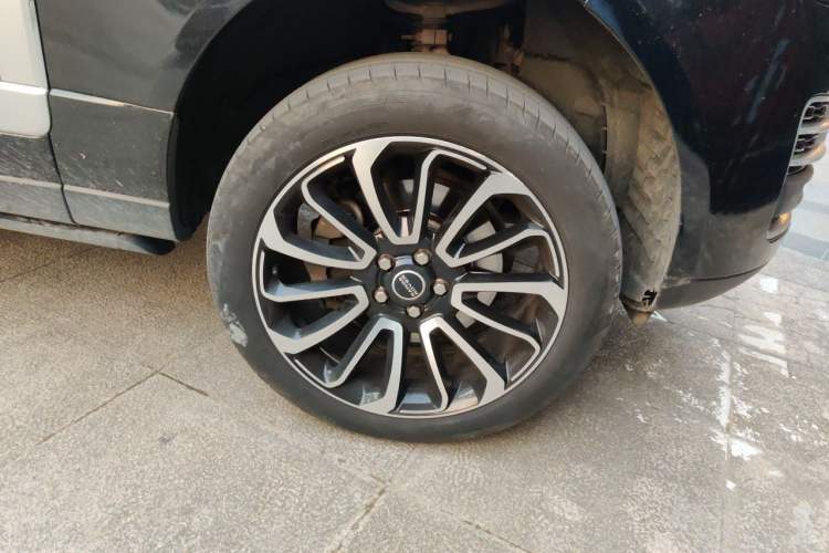 Used Land Rover Range 2016 3.0 SC V6 Vogue Right Front Wheel Hub