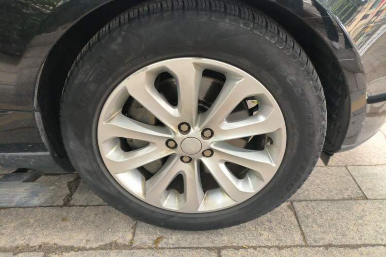Used Land Rover Range 2016 3.0 SC V6 Vogue Extended Version Right Front Wheel Hub