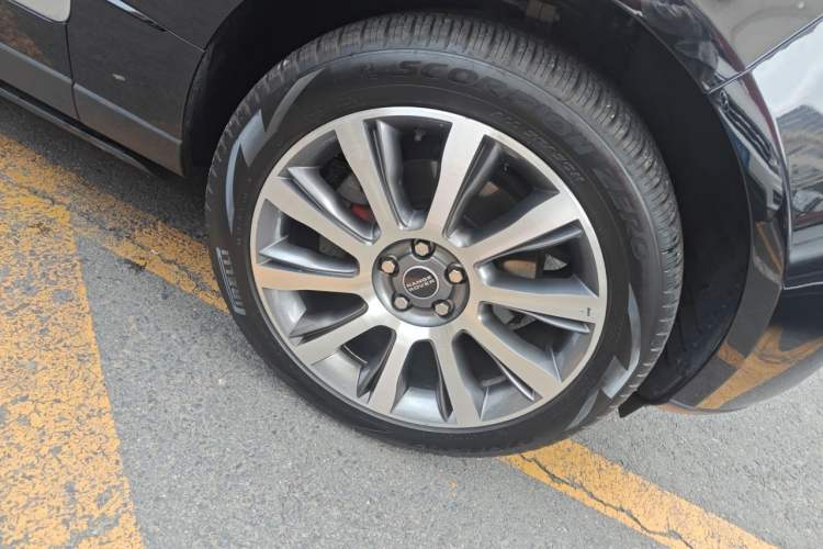 Used Land Rover Range 2016 3.0 SC V6 Vogue Right Front Wheel Hub