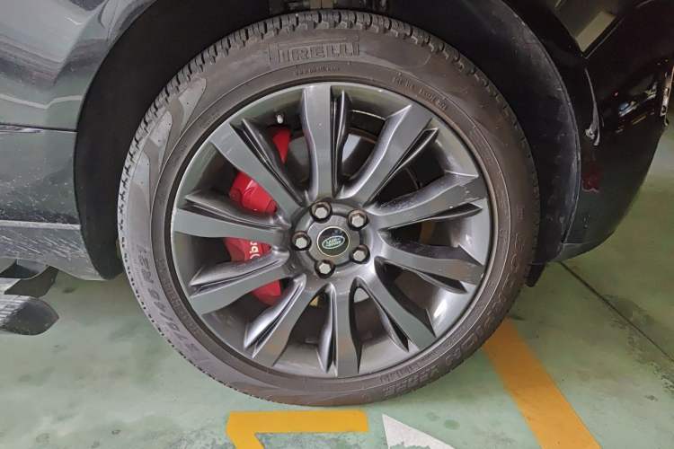 Used Land Rover Range 2016 3.0 SC V6 Vogue SE Long-Wheelbase Edition Right Front Wheel Hub
