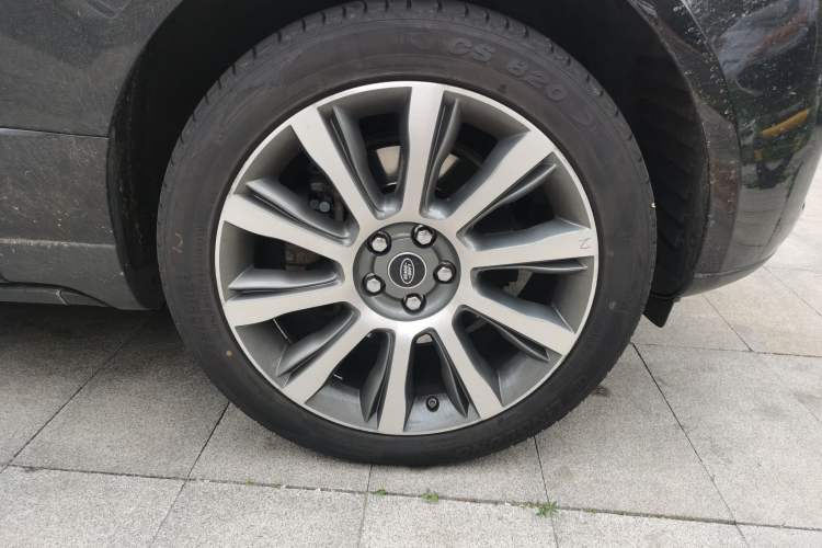 Used Land Rover Range  Right Front Wheel Hub