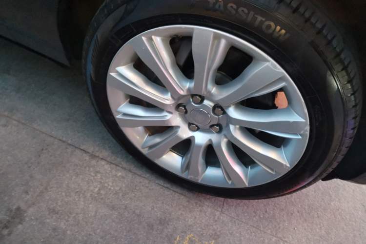 Used Land Rover Range 2016 3.0 SC V6 Vogue SE Long-Wheelbase Edition Right Front Wheel Hub