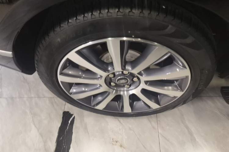 Used Land Rover Range 2016 3.0 SC V6 Vogue SE Long-Wheelbase Edition Right Rear Wheel Hub