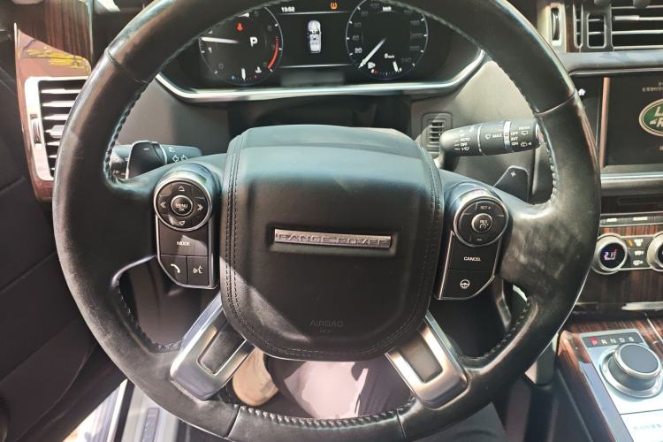 Used Land Rover Range 2016 3.0 SC V6 Vogue Extended Version Steering Wheel