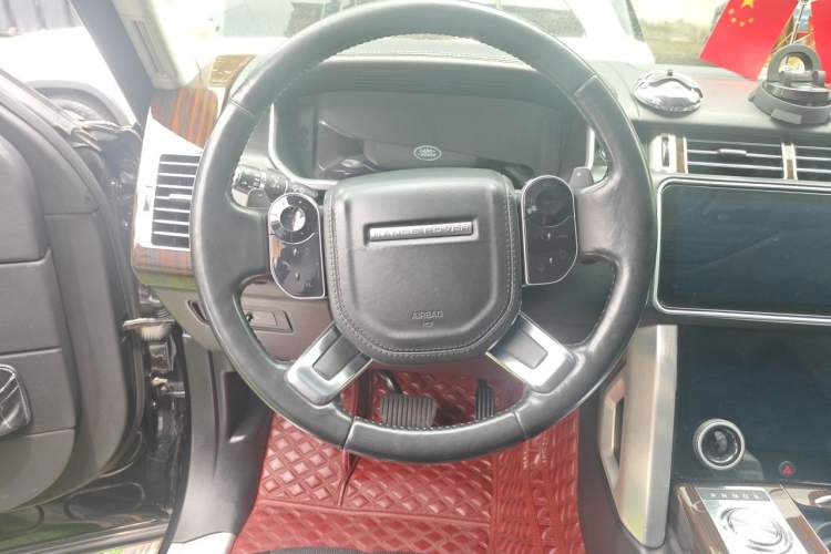 Used Land Rover Range 2016 3.0 SC V6 Vogue Extended Version Steering Wheel