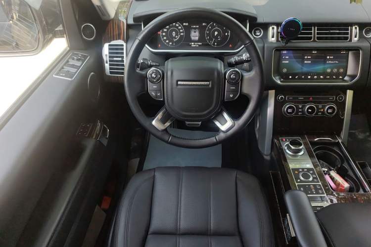 Used Land Rover Range 2016 3.0 SC V6 Vogue Steering Wheel