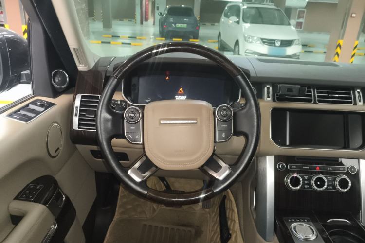 Used Land Rover Range 2016 3.0 SC V6 Vogue Extended Version Steering Wheel