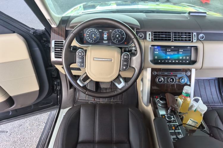 Used Land Rover Range 2016 3.0 SC V6 Vogue Extended Version Steering Wheel