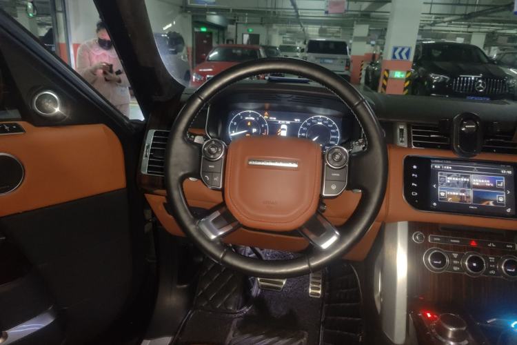 Used Land Rover Range 2016 3.0 SC V6 Vogue SE Prestige Extended-Wheelbase Model Steering Wheel