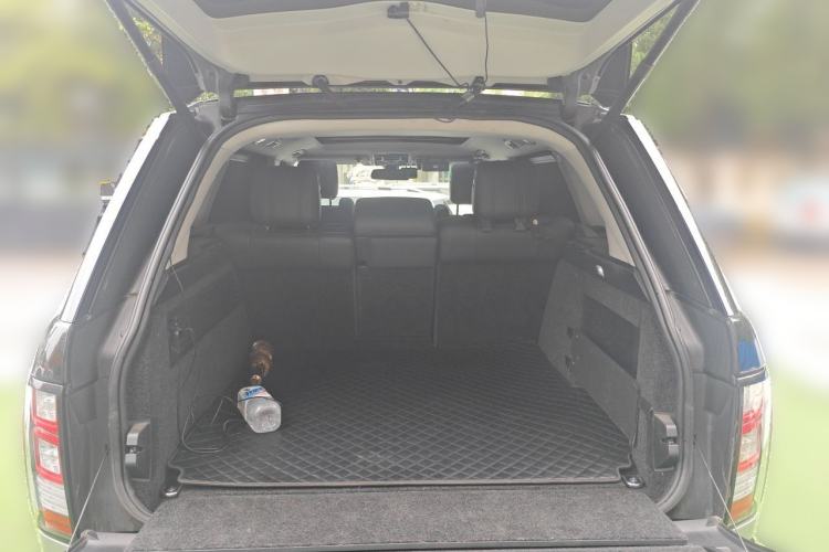 Used Land Rover Range 2016 3.0 SC V6 Vogue Extended Version Trunk