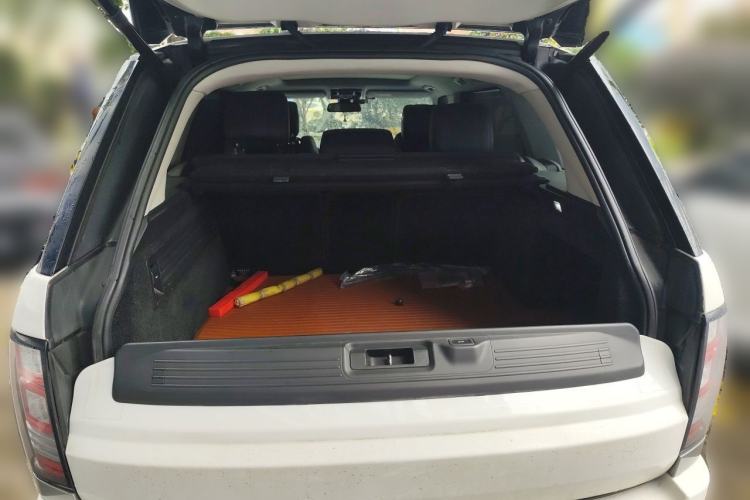 Used Land Rover Range 2016 3.0 SC V6 Vogue Extended Version Trunk