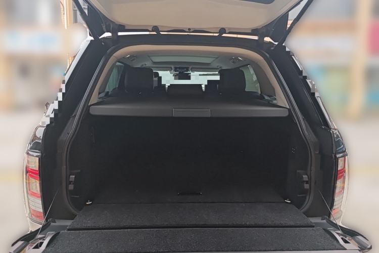 Used Land Rover Range 2016 3.0 SC V6 Vogue Extended Version Trunk