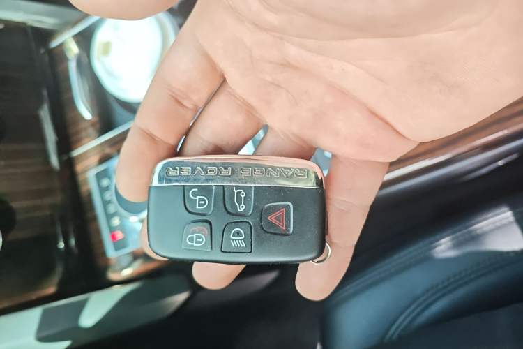 Used Land Rover Range 2016 3.0 SC V6 Vogue Extended Version Vehicle Key