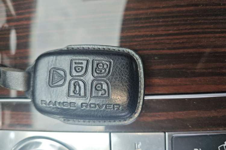 Used Land Rover Range 2016 3.0 SC V6 Vogue SE Long-Wheelbase Edition Vehicle Key