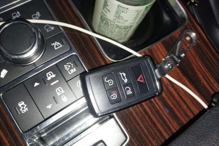 Used Land Rover Range 2016 3.0 SC V6 Vogue Vehicle Key