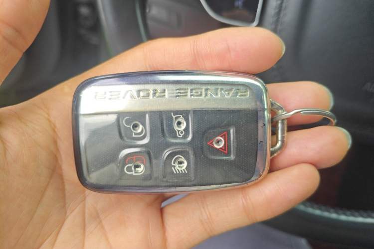 Used Land Rover Range 2016 3.0 SC V6 Vogue Extended Version Vehicle Key