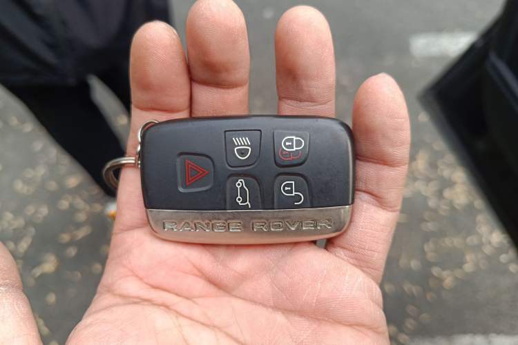 Used Land Rover Range 2016 3.0 SC V6 Vogue Extended Version Vehicle Key