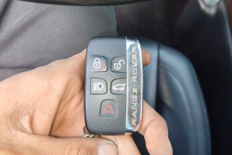 Used Land Rover Range 2016 3.0 SC V6 Vogue SE Long-Wheelbase Edition Vehicle Key