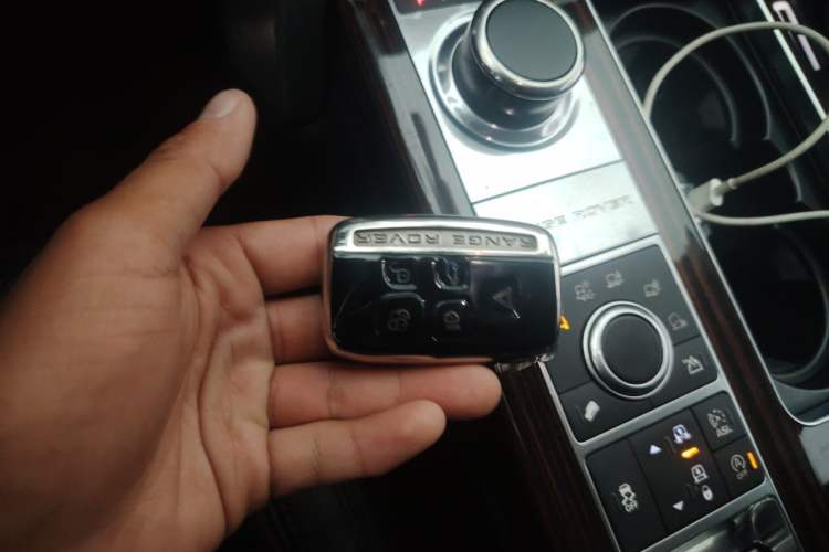 Used Land Rover Range 2016 3.0 SC V6 Vogue Extended Version Vehicle Key