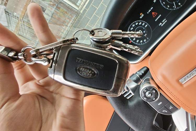 Used Land Rover Range 2016 3.0 SC V6 Vogue Vehicle Key