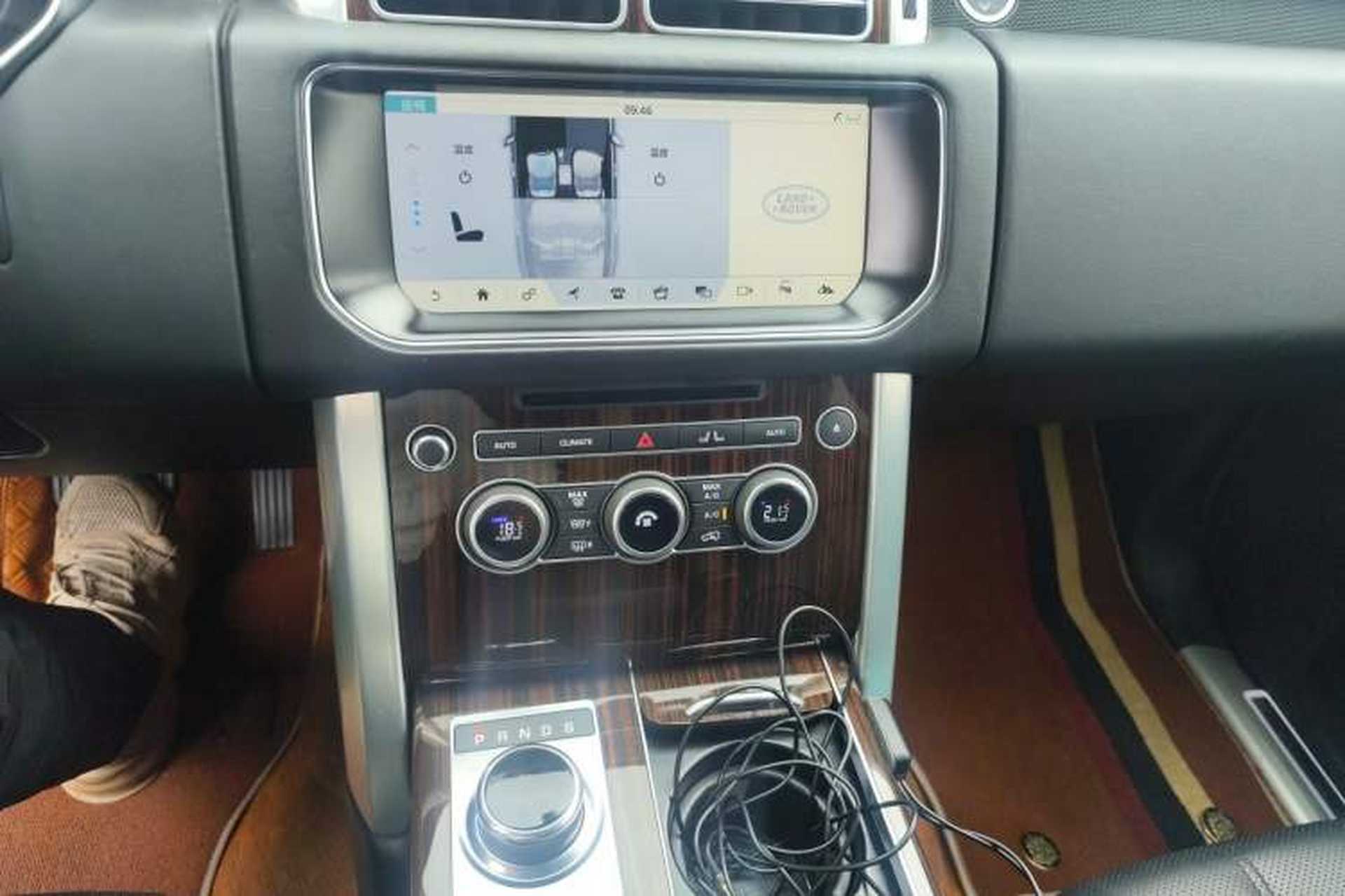 Used Land Rover Range 2016 3.0 SC V6 Vogue SE Long-Wheelbase Edition Audio And AC Panel