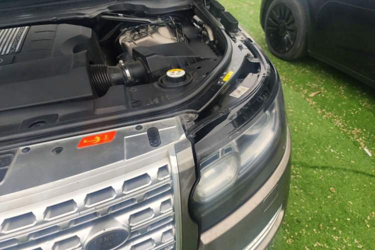 Used Land Rover Range 2016 3.0 SC V6 Vogue SE Long-Wheelbase Edition Engine Bay Left