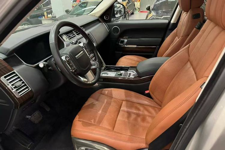 Used Land Rover Range 2016 3.0 SC V6 Vogue SE Long-Wheelbase Edition Interior 2