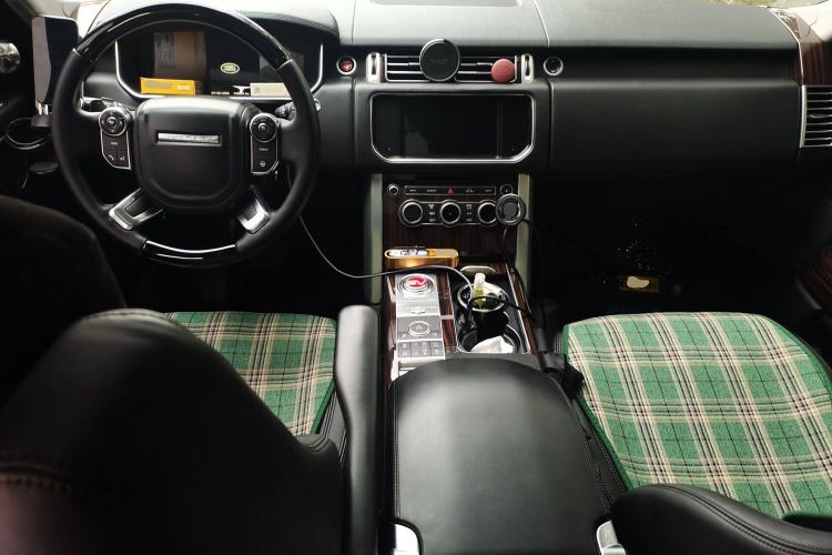 Used Land Rover Range 2016 3.0 SC V6 Vogue SE Long-Wheelbase Edition Interior 2
