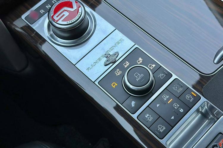 Used Land Rover Range 2016 3.0 SC V6 Vogue SE Long-Wheelbase Edition Interior 5