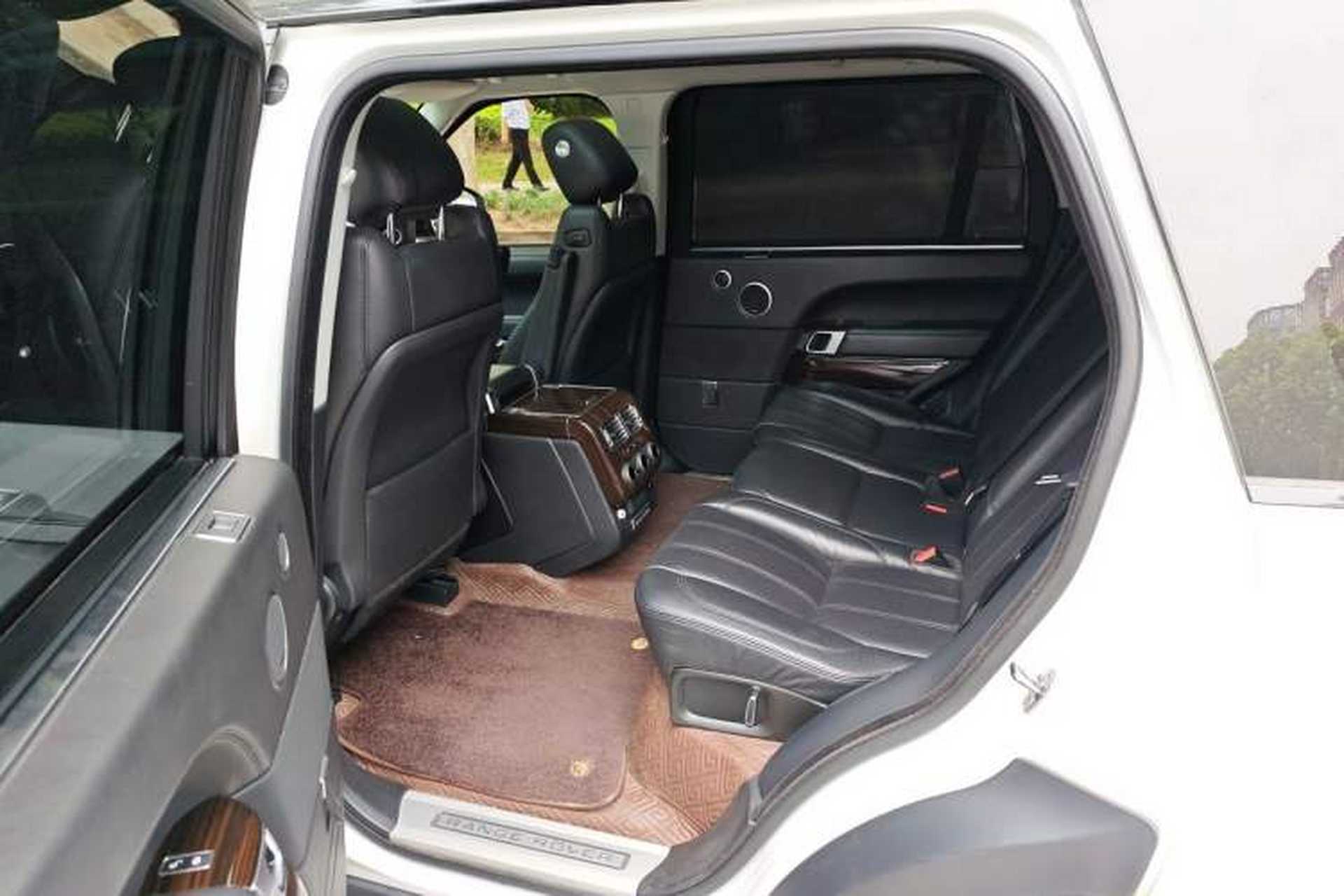 Used Land Rover Range 2016 3.0 SC V6 Vogue SE Long-Wheelbase Edition Left Rear Seat