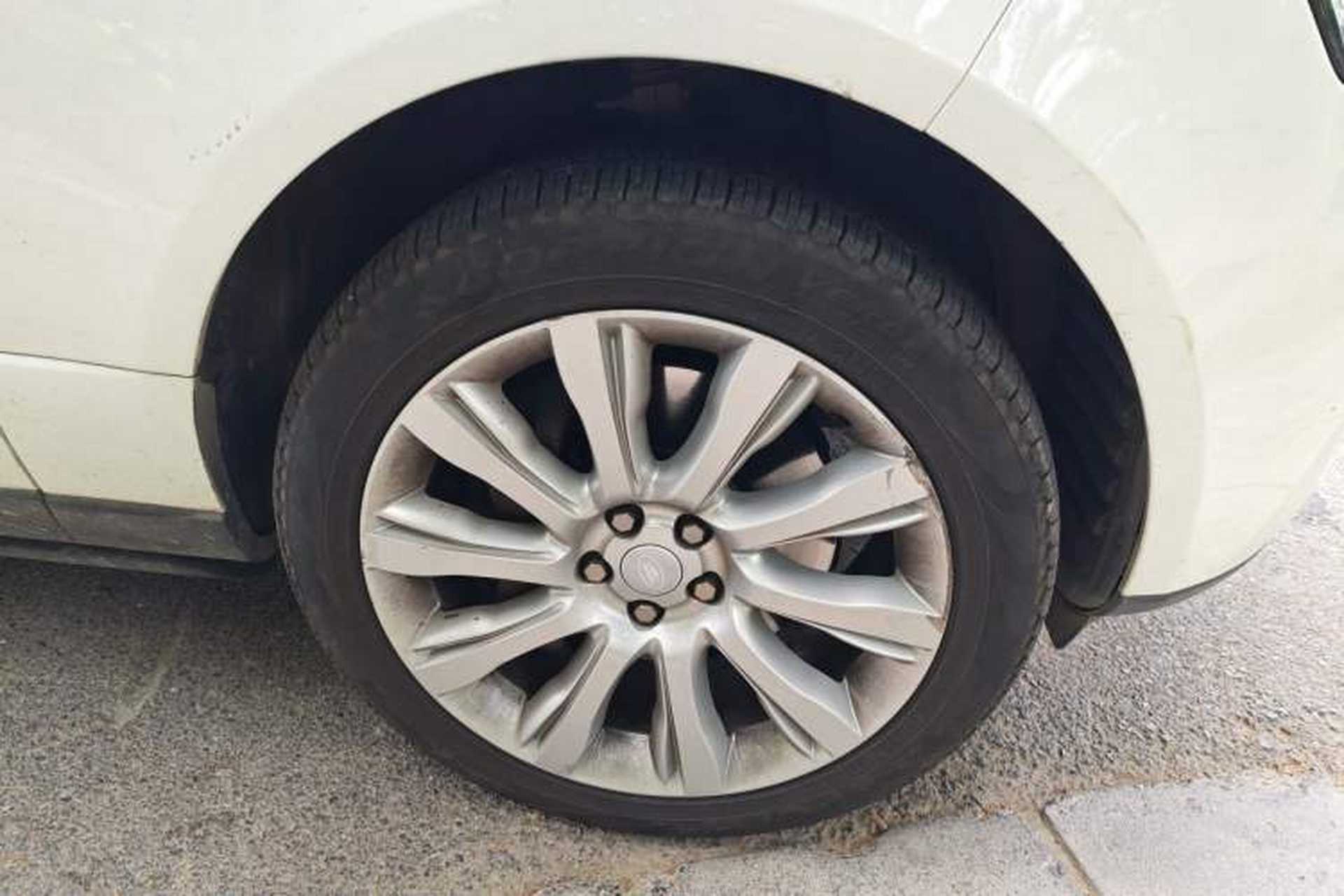 Used Land Rover Range 2016 3.0 SC V6 Vogue SE Long-Wheelbase Edition Right Front Wheel Hub
