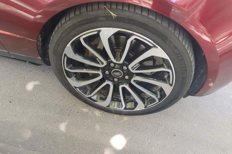 Used Land Rover Range 2016 3.0 SC V6 Vogue Extended Version Right Front Wheel Hub