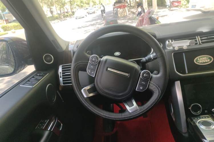 Used Land Rover Range 2016 3.0 SC V6 Vogue Extended Version Steering Wheel