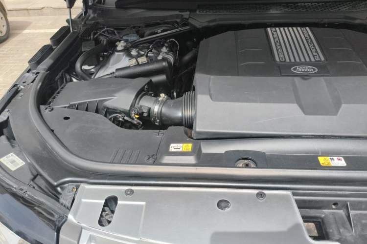 Used Land Rover Range 2016 3.0 SC V6 Vogue SE Prestige Extended-Wheelbase Model Engine Bay Right
