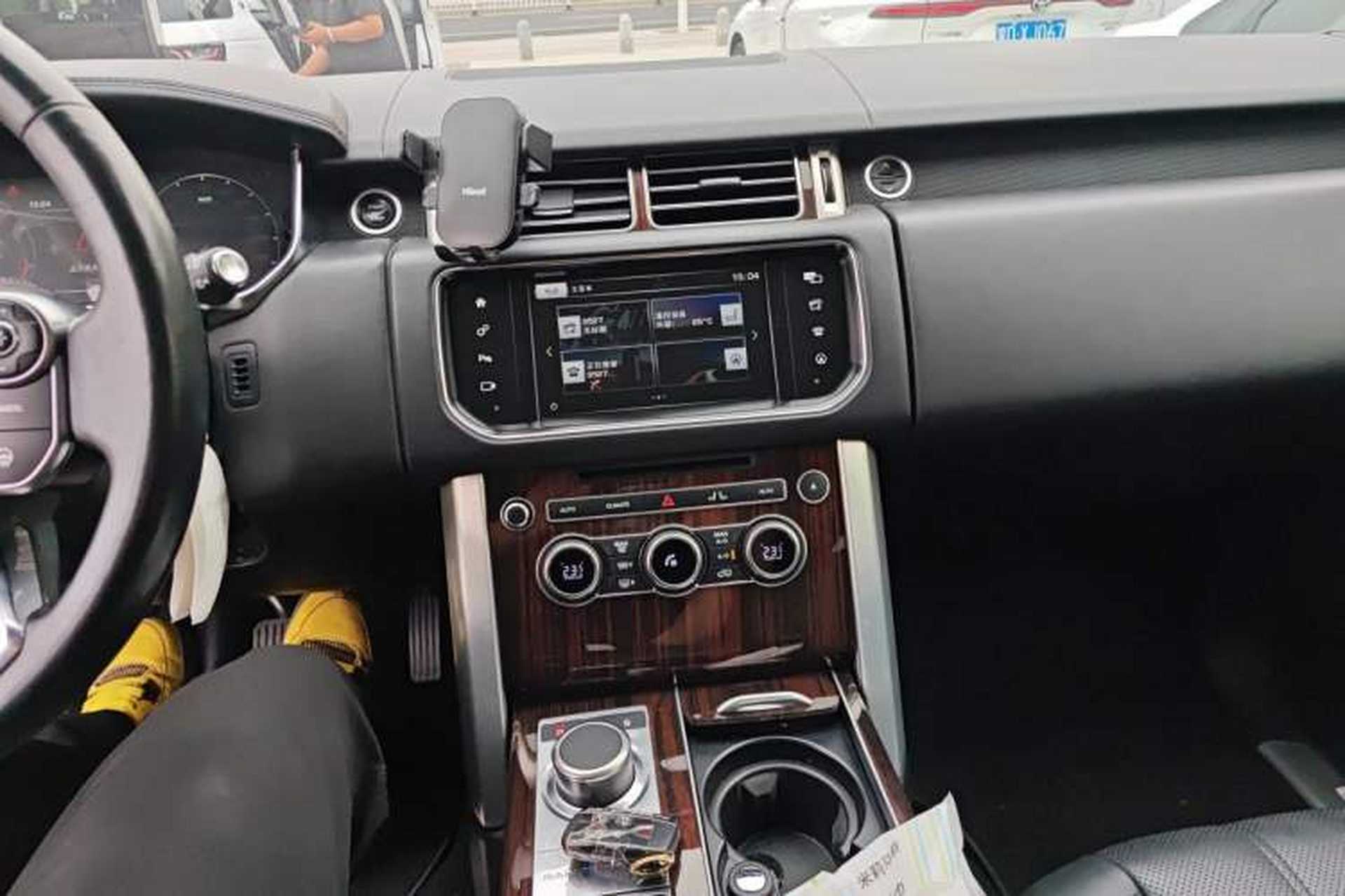 Used Land Rover Range 2016 3.0 SC V6 Vogue Extended Version Audio And AC Panel