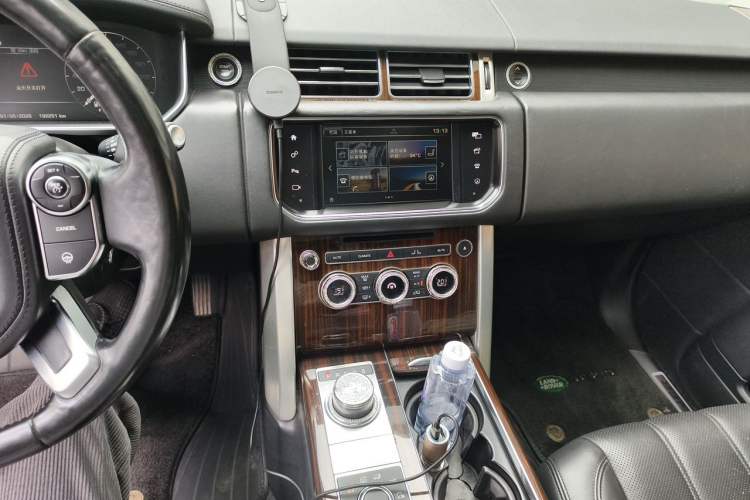 Used Land Rover Range 2016 3.0 SC V6 Vogue Extended Version Audio And AC Panel