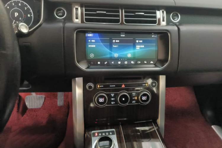 Used Land Rover Range 2016 3.0 SC V6 Vogue Extended Version Audio And AC Panel