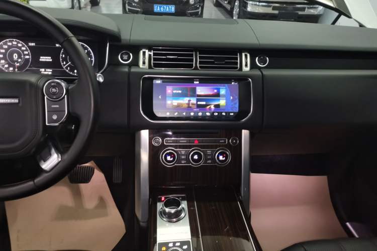 Used Land Rover Range 2016 3.0 SC V6 Vogue Audio And AC Panel