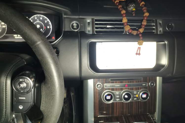 Used Land Rover Range 2016 3.0 SC V6 Vogue Audio And AC Panel