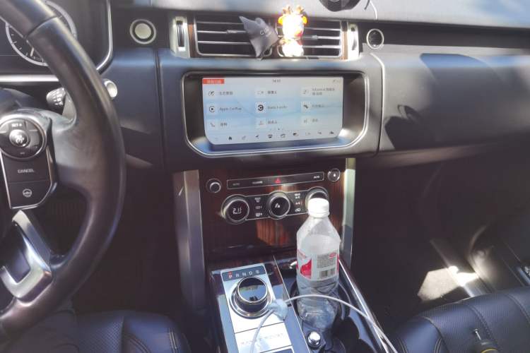 Used Land Rover Range 2016 3.0 SC V6 Vogue Audio And AC Panel