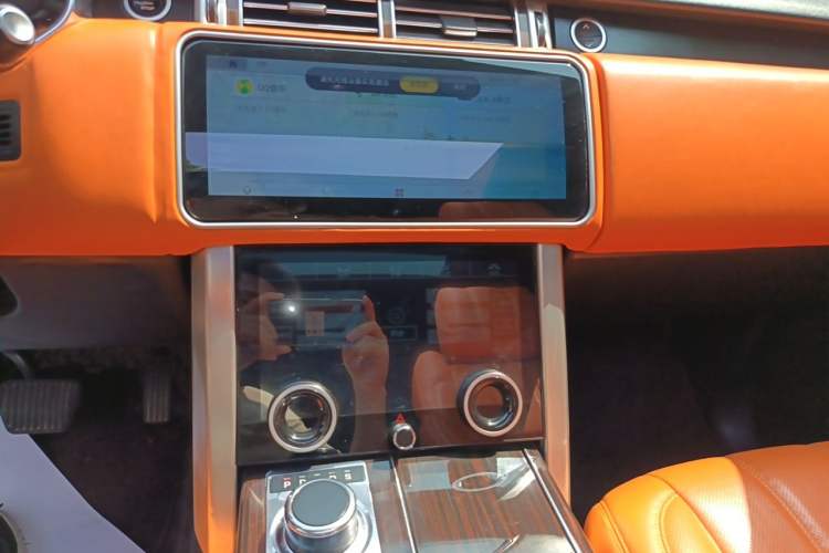 Used Land Rover Range 2016 3.0 SC V6 Vogue SE Long-Wheelbase Edition Audio And AC Panel