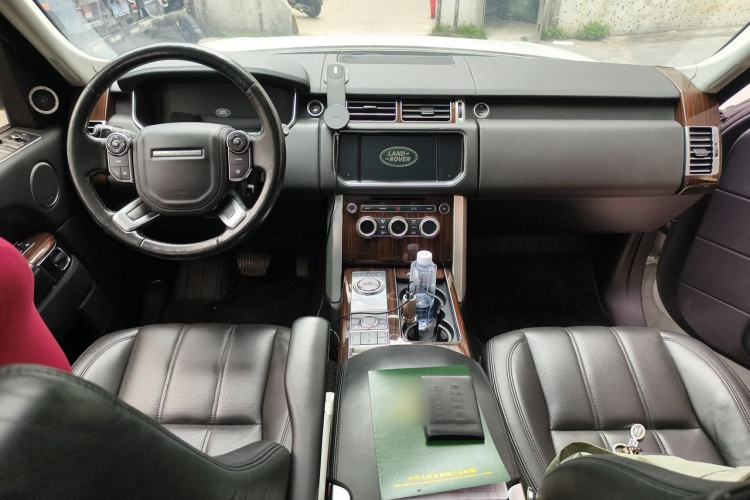 Used Land Rover Range 2016 3.0 SC V6 Vogue Extended Version Center Console