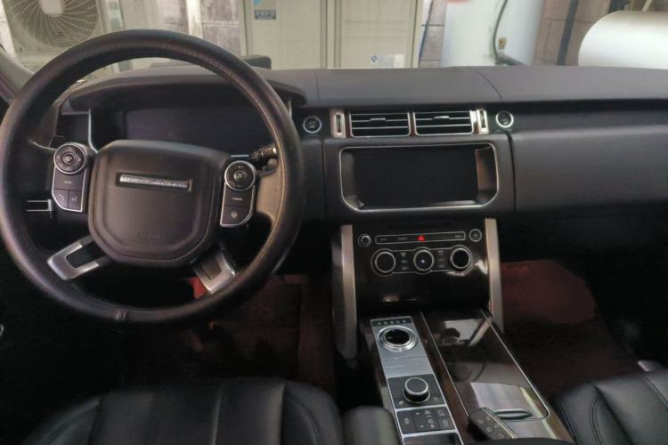 Used Land Rover Range 2016 3.0 SC V6 Vogue Extended Version Center Console