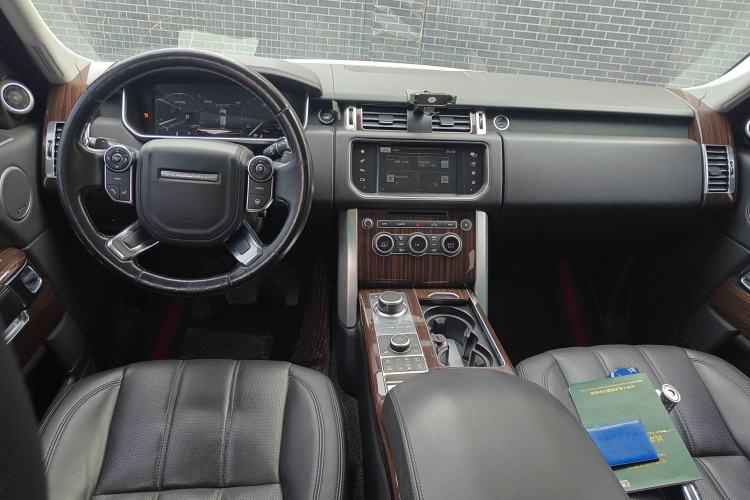 Used Land Rover Range 2016 3.0 SC V6 Vogue Extended Version Center Console