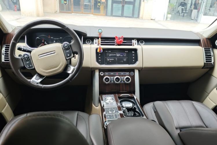 Used Land Rover Range 2016 3.0 SC V6 Vogue Center Console