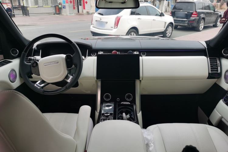 Used Land Rover Range 2016 3.0 SC V6 Vogue Extended Version Center Console