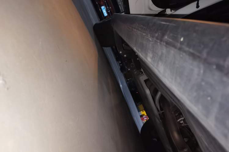 Used Land Rover Range  Chassis Rear Left