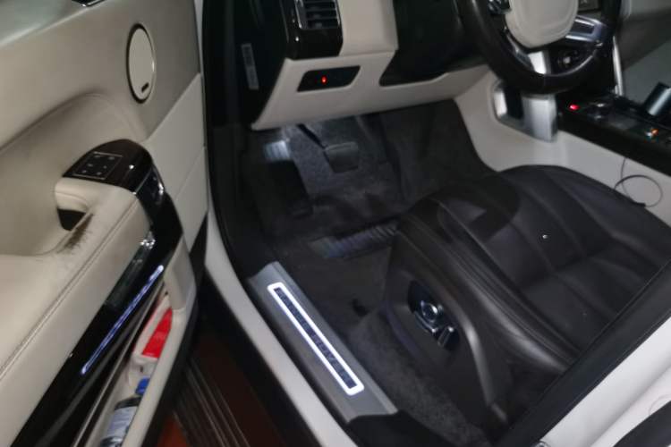 Used Land Rover Range 2016 3.0 SC V6 Vogue SE Long-Wheelbase Edition Driver Seat