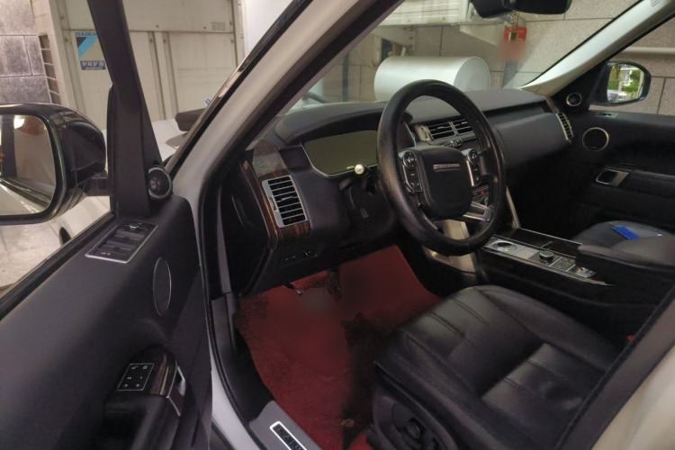 Used Land Rover Range 2016 3.0 SC V6 Vogue Extended Version Driver Seat