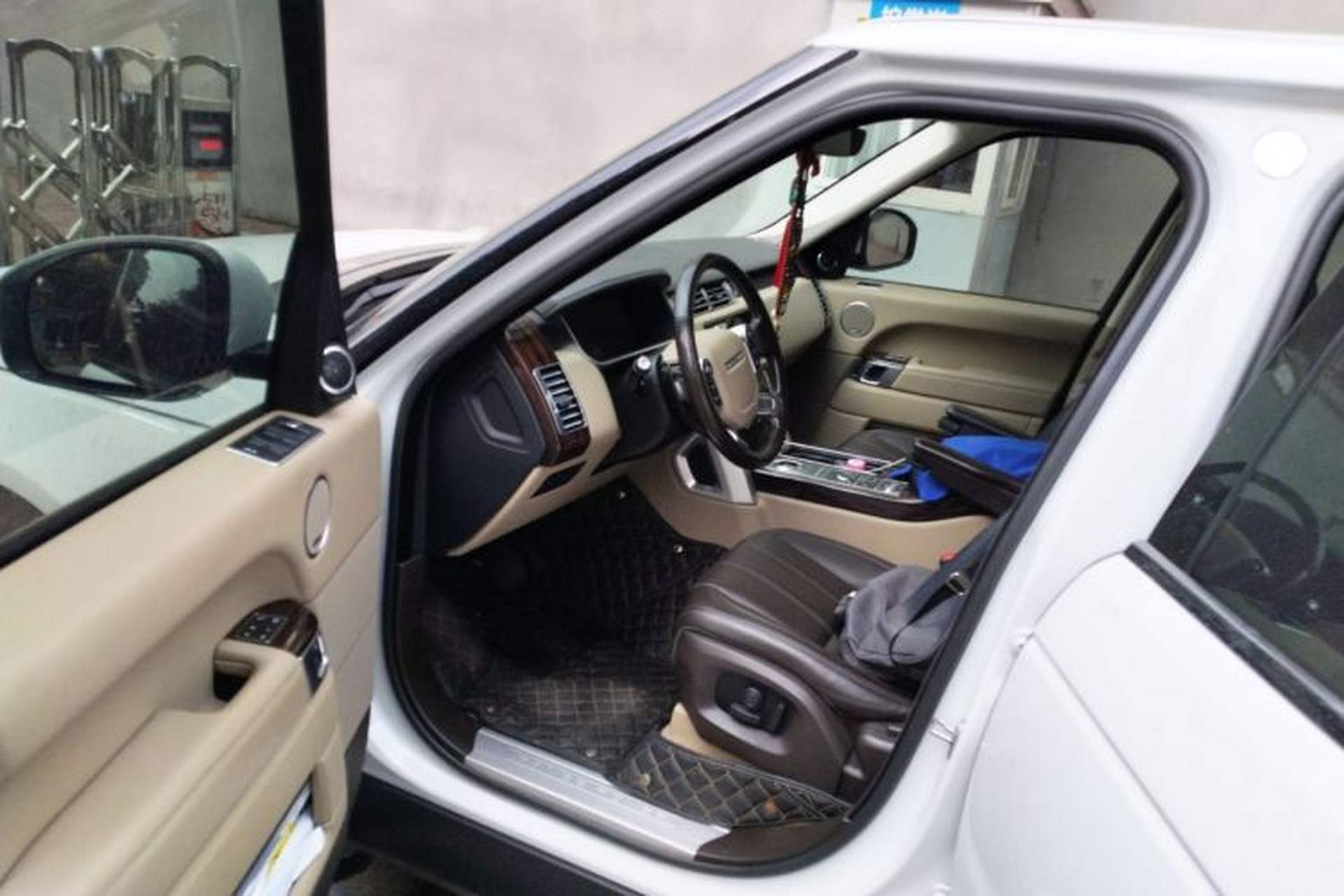 Used Land Rover Range 2016 3.0 SC V6 Vogue Driver Seat
